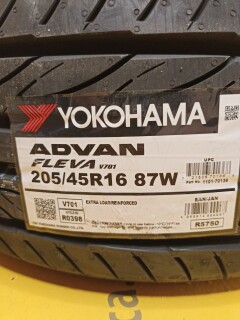 Летняя шина Yokohama ADVAN Fleva V701 205/45 R16 87W фото 2