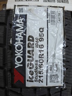 Зимняя шина Yokohama iceGuard Studless iG60 215/60 R16 95Q фото 5