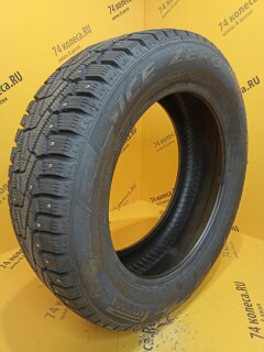 Зимняя шина Pirelli Winter Ice Zero 215/55 R17 98T фото 3